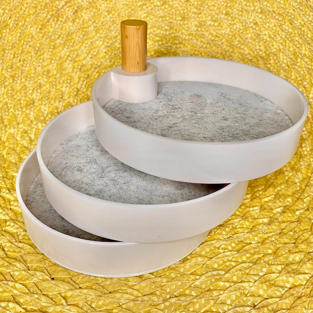 The 2Bandits Three-Tiered White Catchall Jewelry Organizer Tray